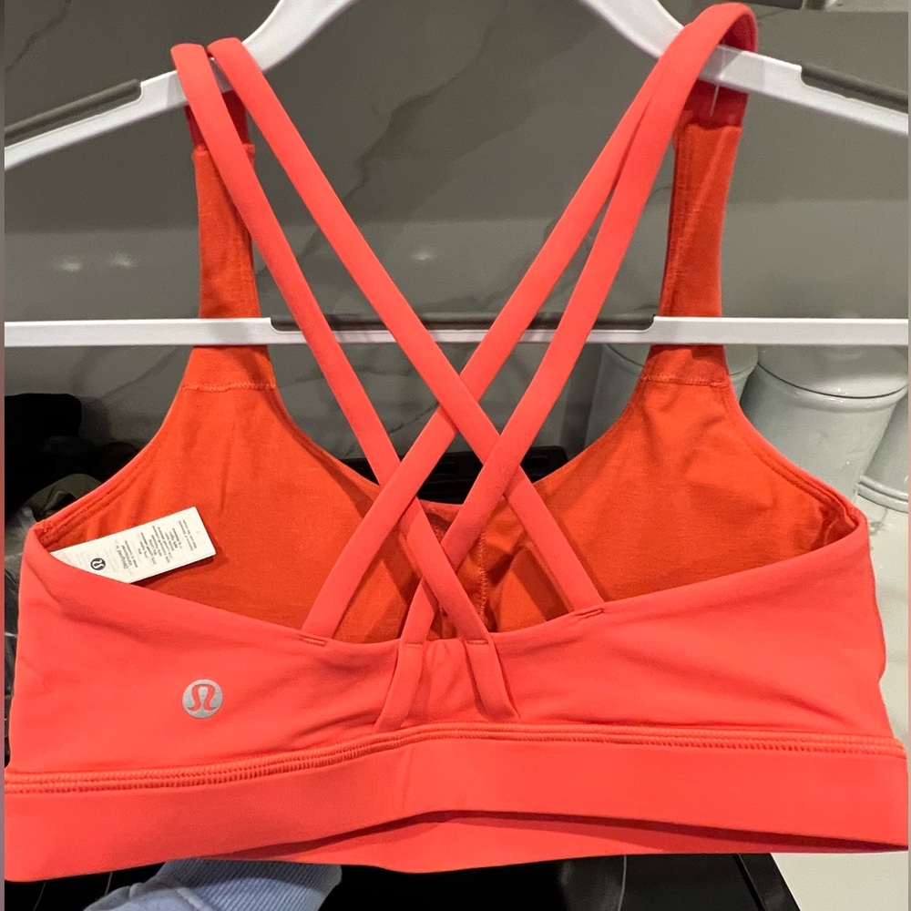Lululemon Energy Bra Size 6 NWOT in Autumn Red.